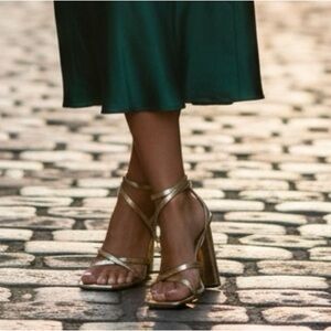 Zara Sz 8.5 (39) Gold Block High Heel Retro Sandals